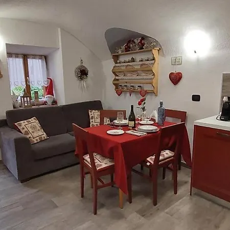 Antica Canonica Di Casa Bernardi Appartamento *